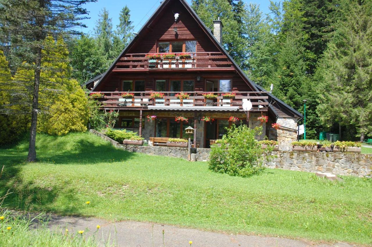 Domek Mysliwski W Mucznem Lutowiska Exterior foto